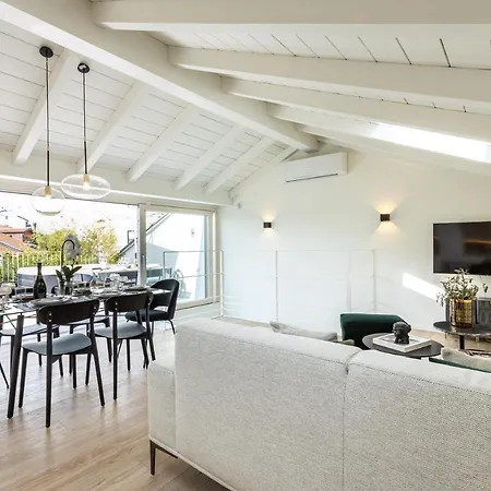 Hébergement de vacances *villa Olivo*with Private Terrace & Jacuzzi + 3bedrooms Milan